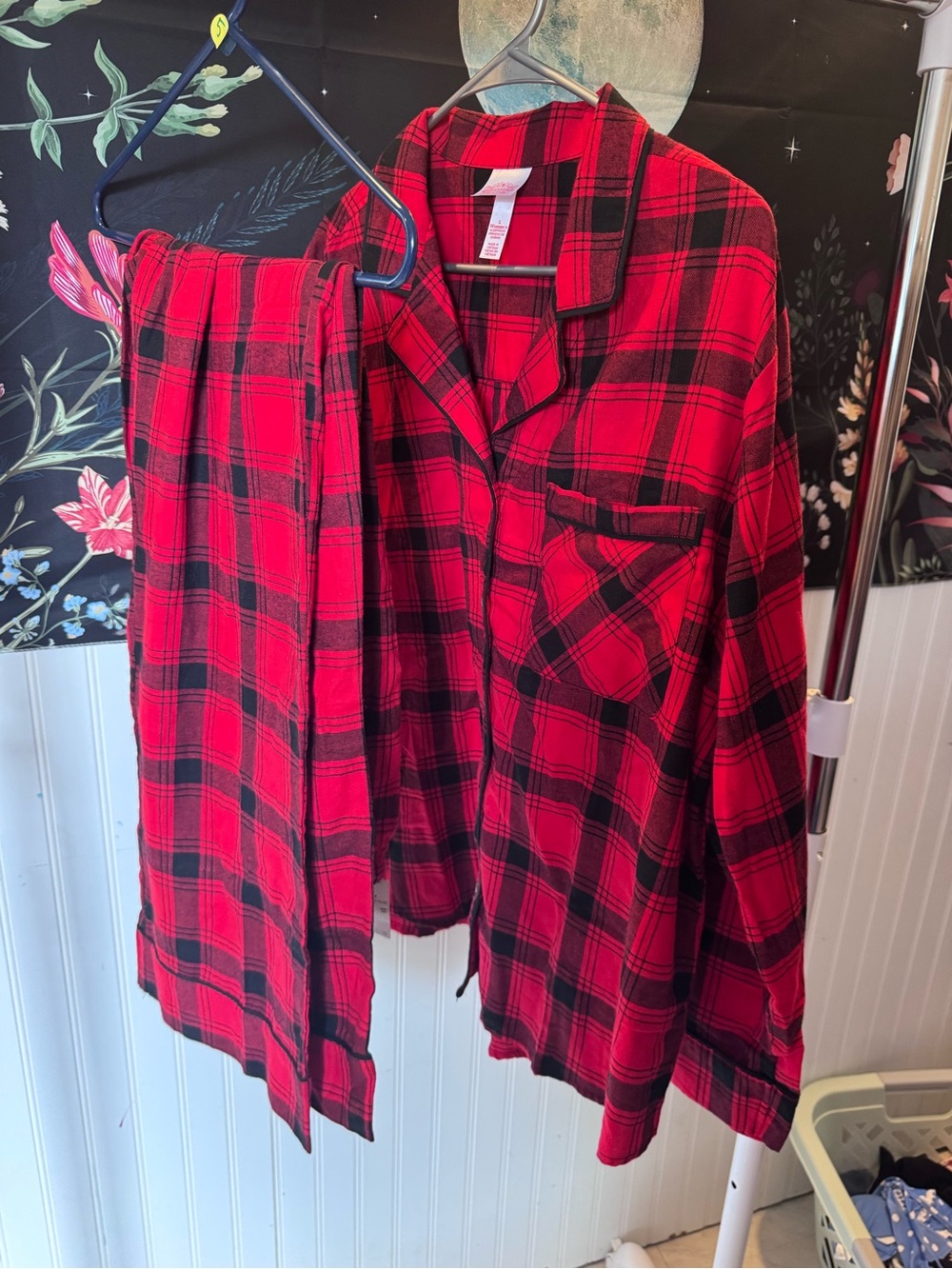 Wondershop at target Red and Black Plaid Women's Sleepwear set L/ XL
